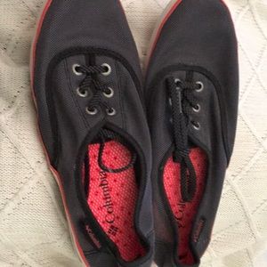 Columbia ladies 8 1/2 self draining water shoes.